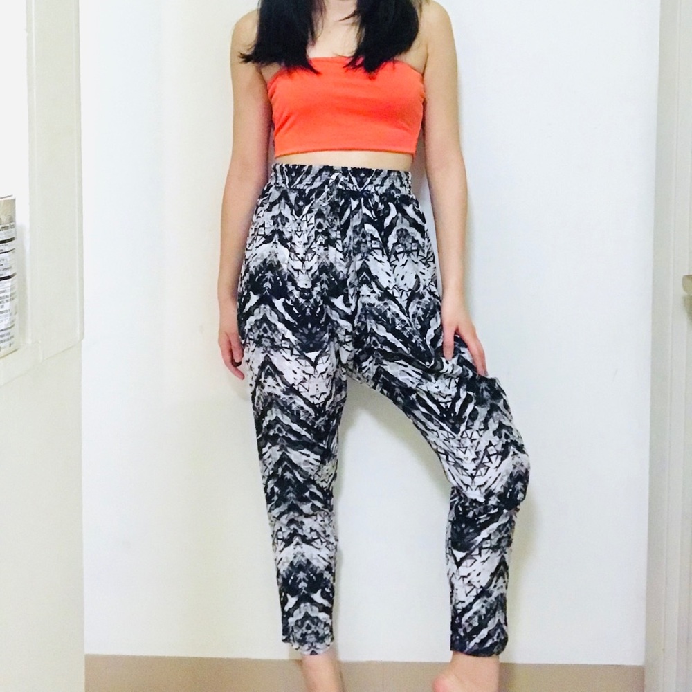 NEW Forever 21 Contemporary No Gray Area Harem Pants